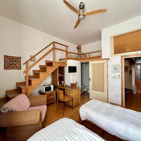 B&B Le Finestre Su Via Cavour 萨萨里 客房 照片