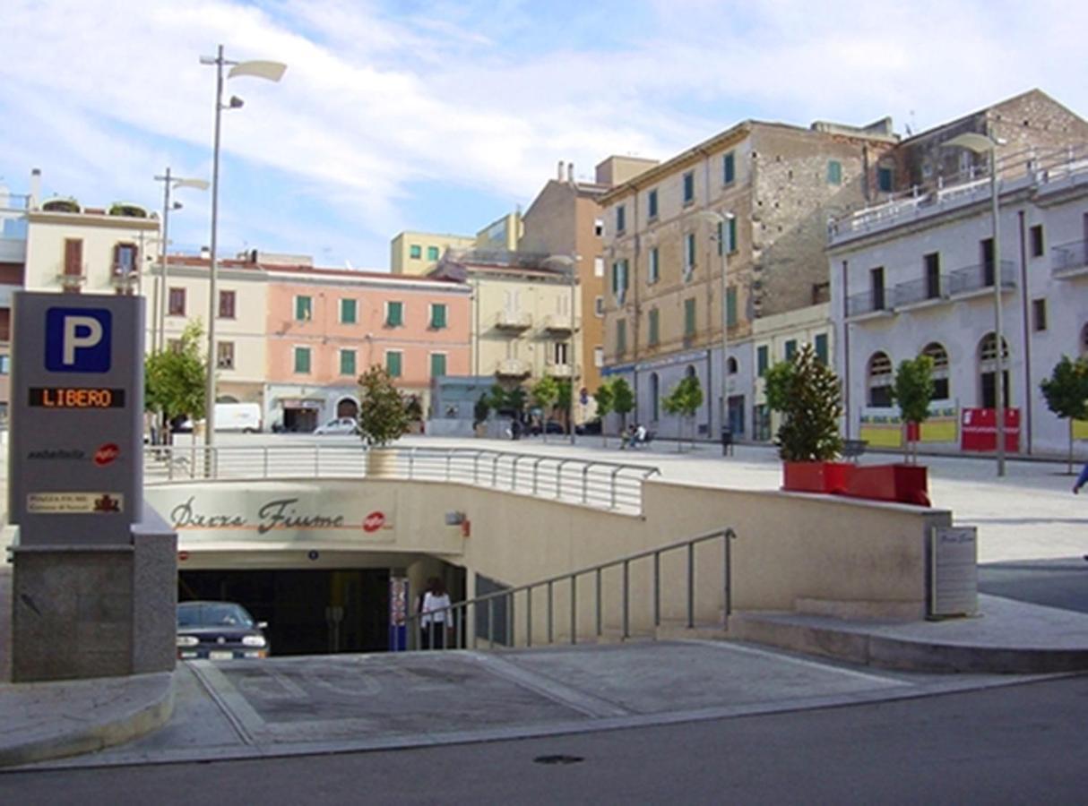 B&B Le Finestre Su Via Cavour 萨萨里 外观 照片