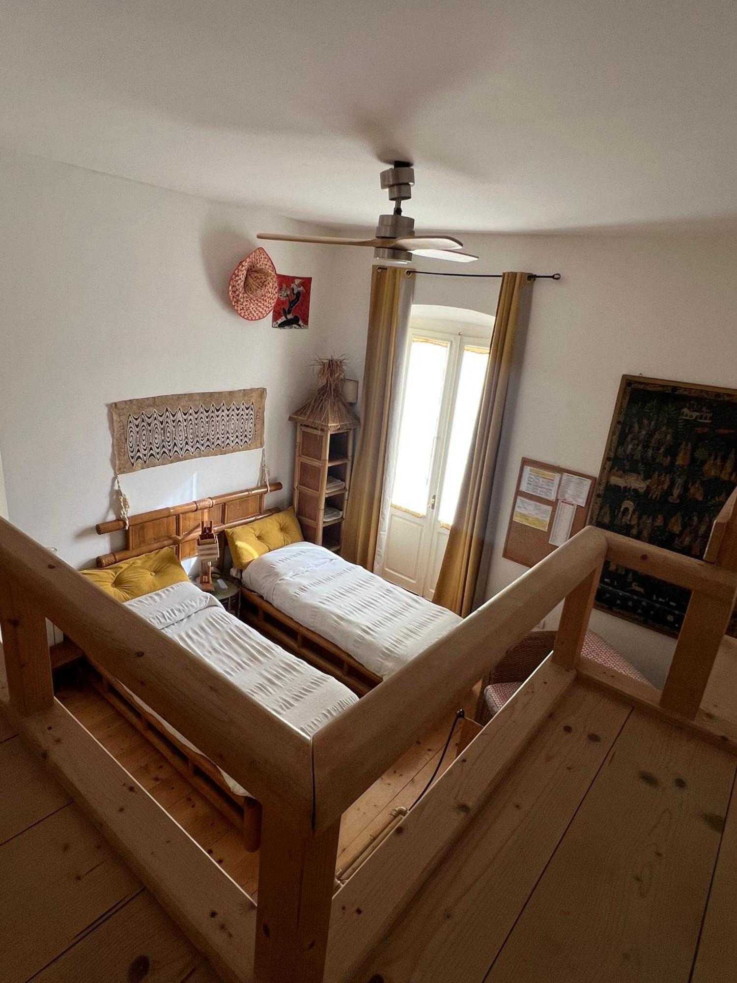 B&B Le Finestre Su Via Cavour 萨萨里 客房 照片
